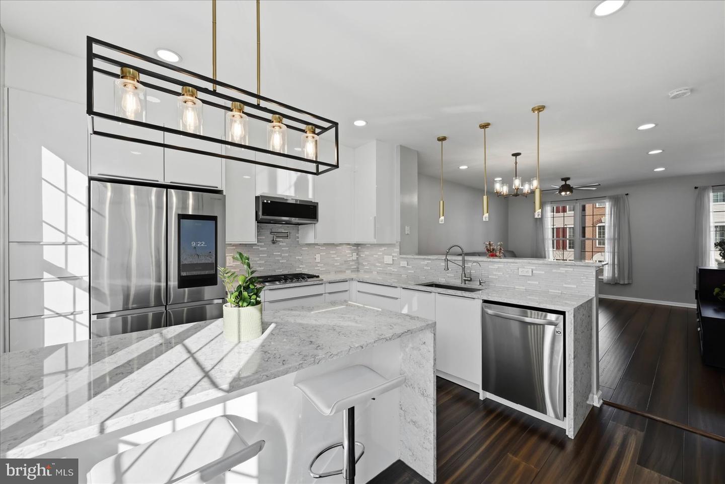 42811 SYKES TER, CHANTILLY, Virginia 20152, 4 Bedrooms Bedrooms, ,2 BathroomsBathrooms,Residential,For sale,42811 SYKES TER,VALO2116496 MLS # VALO2116496