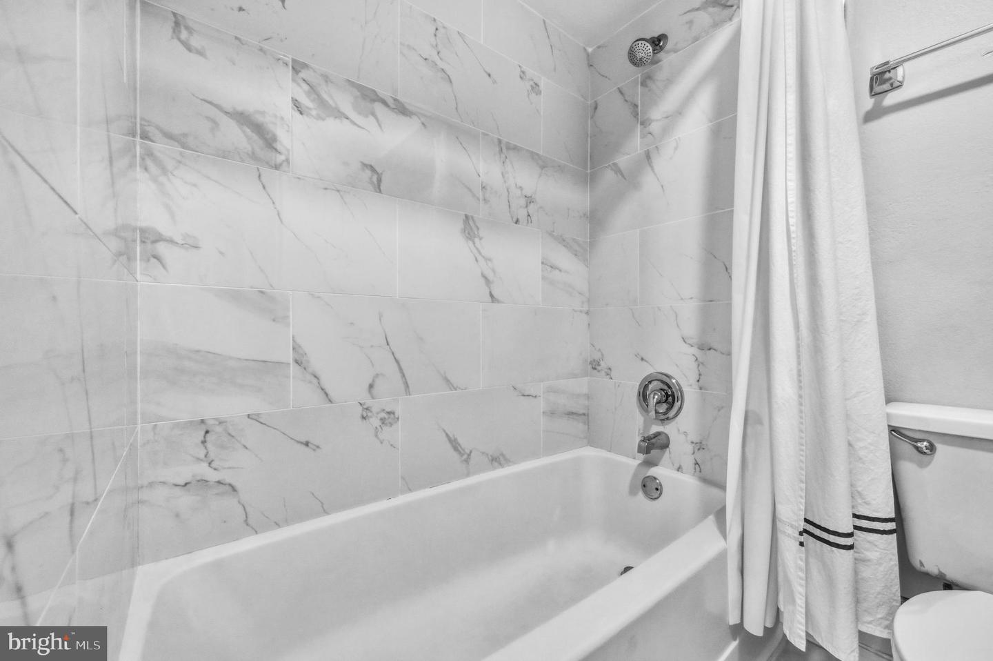 3307 WYNDHAM CIR #1160, ALEXANDRIA, Virginia 22302, 1 Bedroom Bedrooms, ,1 BathroomBathrooms,Residential,For sale,3307 WYNDHAM CIR #1160,VAAX2054400 MLS # VAAX2054400