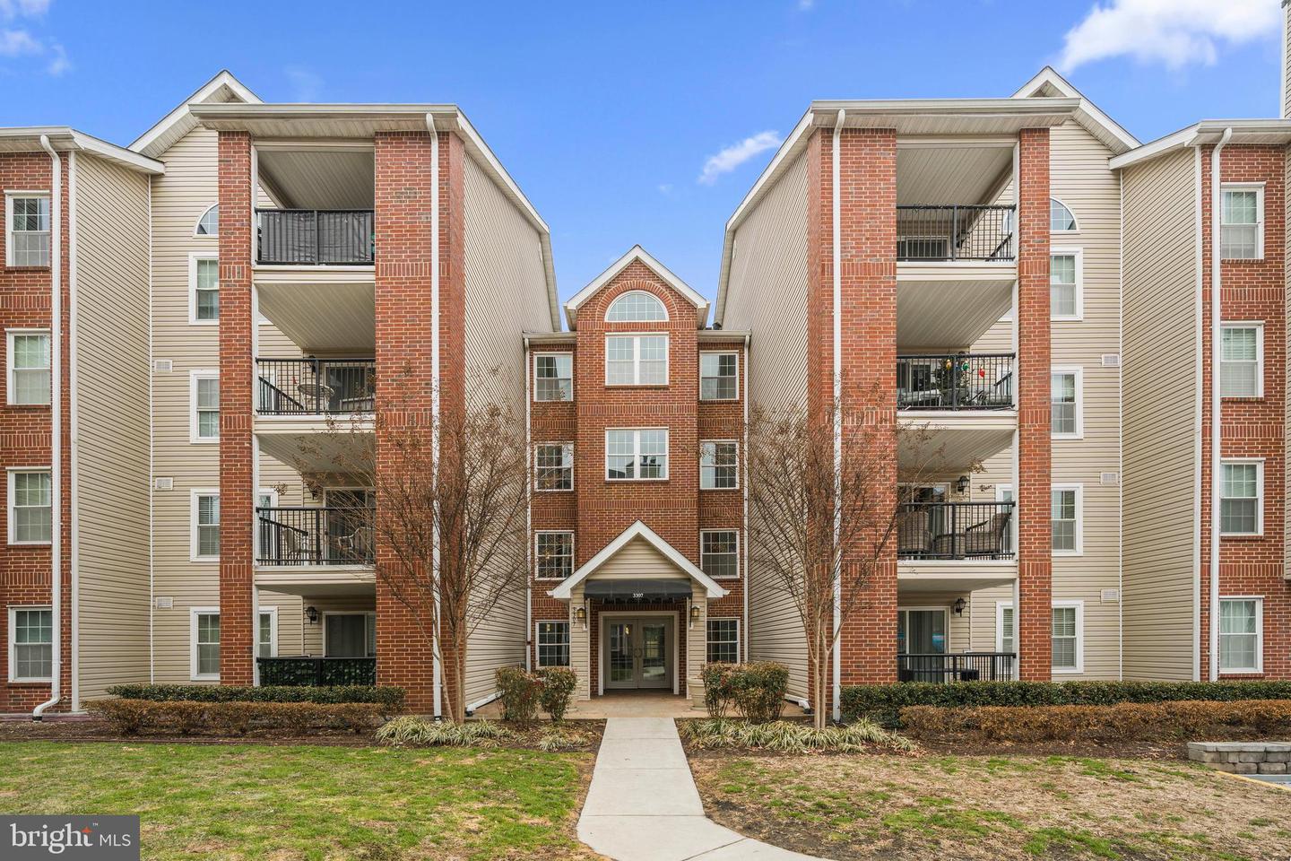 3307 WYNDHAM CIR #1160, ALEXANDRIA, Virginia 22302, 1 Bedroom Bedrooms, ,1 BathroomBathrooms,Residential,For sale,3307 WYNDHAM CIR #1160,VAAX2054400 MLS # VAAX2054400