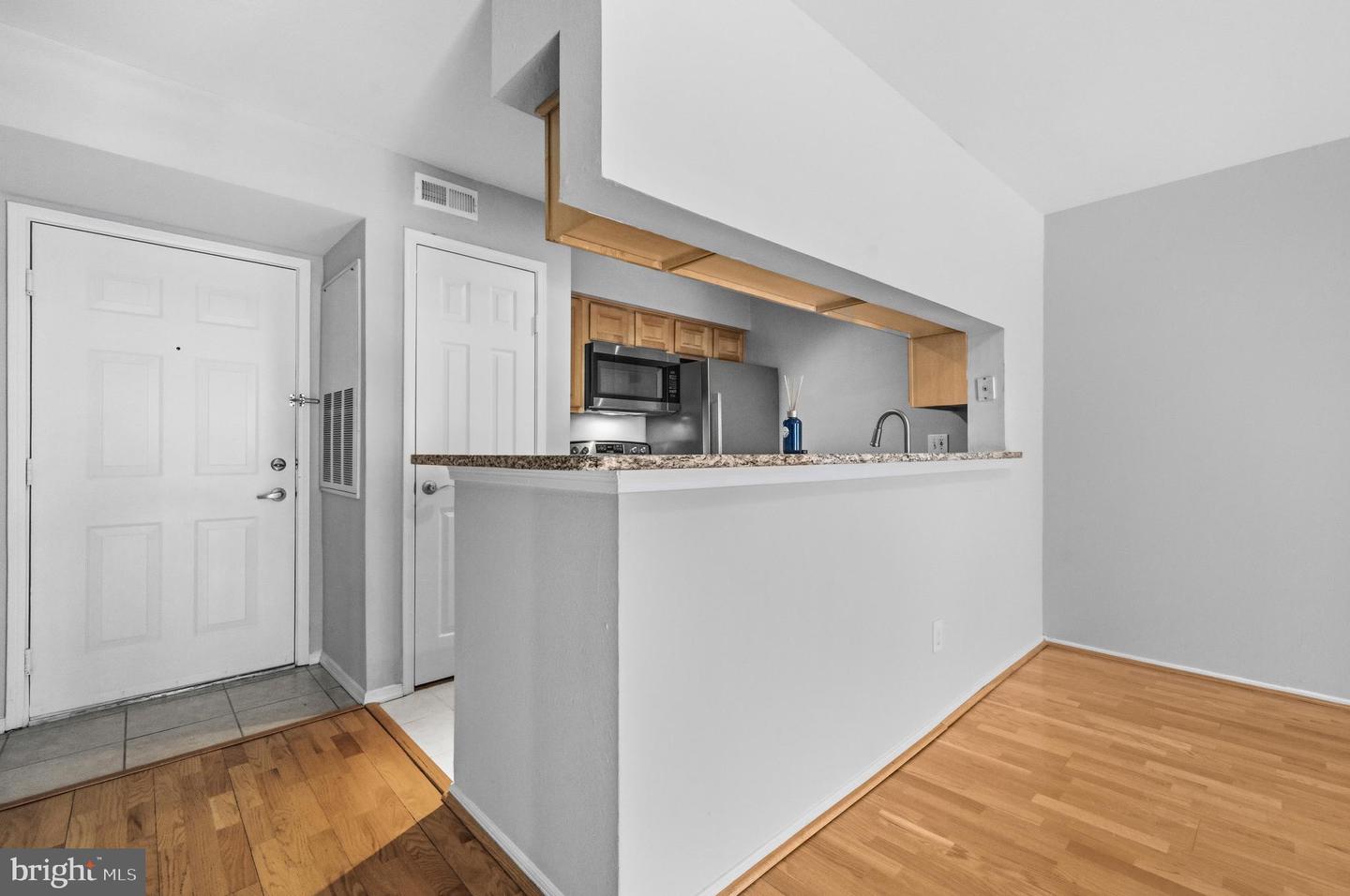 3307 WYNDHAM CIR #1160, ALEXANDRIA, Virginia 22302, 1 Bedroom Bedrooms, ,1 BathroomBathrooms,Residential,For sale,3307 WYNDHAM CIR #1160,VAAX2054400 MLS # VAAX2054400