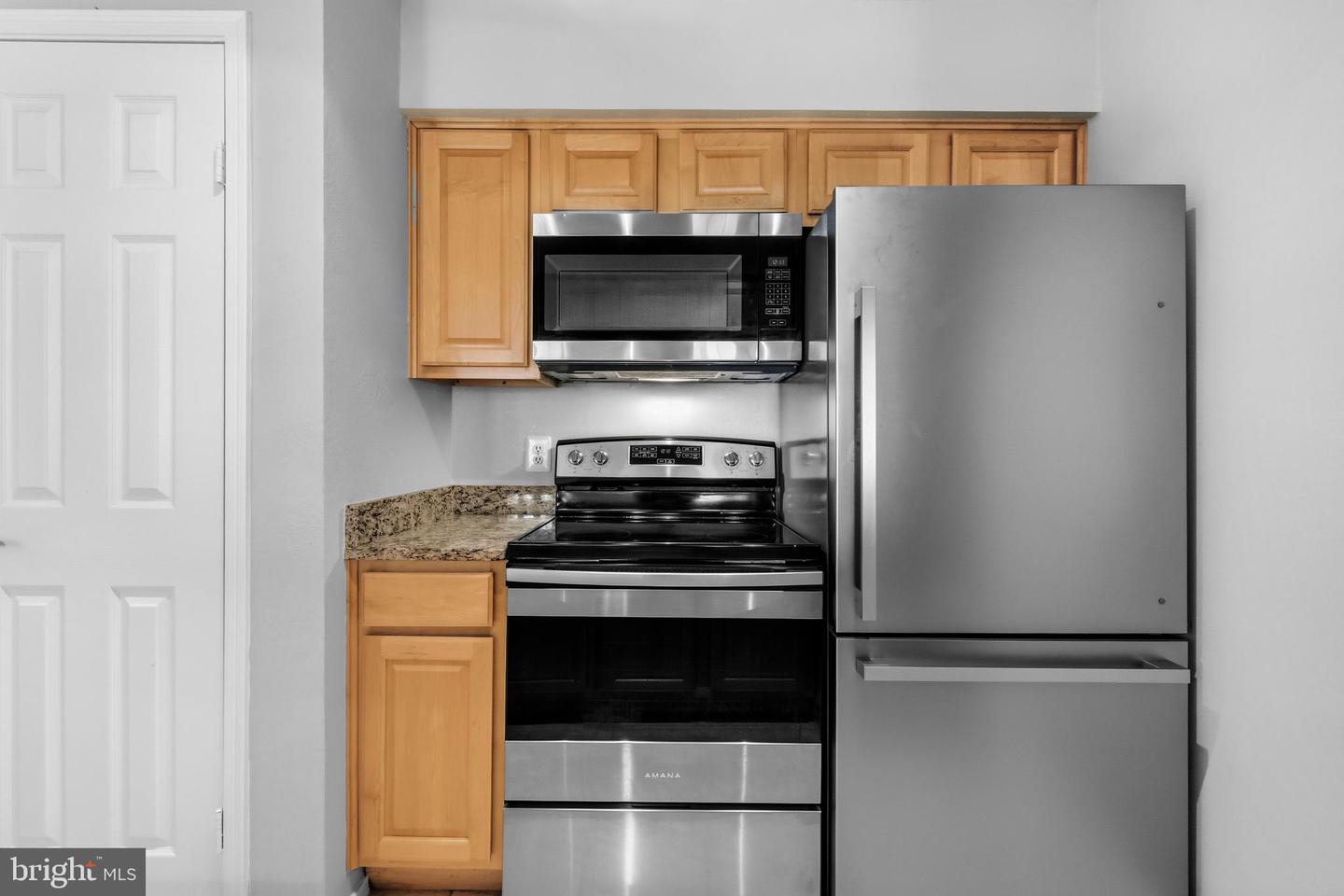 3307 WYNDHAM CIR #1160, ALEXANDRIA, Virginia 22302, 1 Bedroom Bedrooms, ,1 BathroomBathrooms,Residential,For sale,3307 WYNDHAM CIR #1160,VAAX2054400 MLS # VAAX2054400