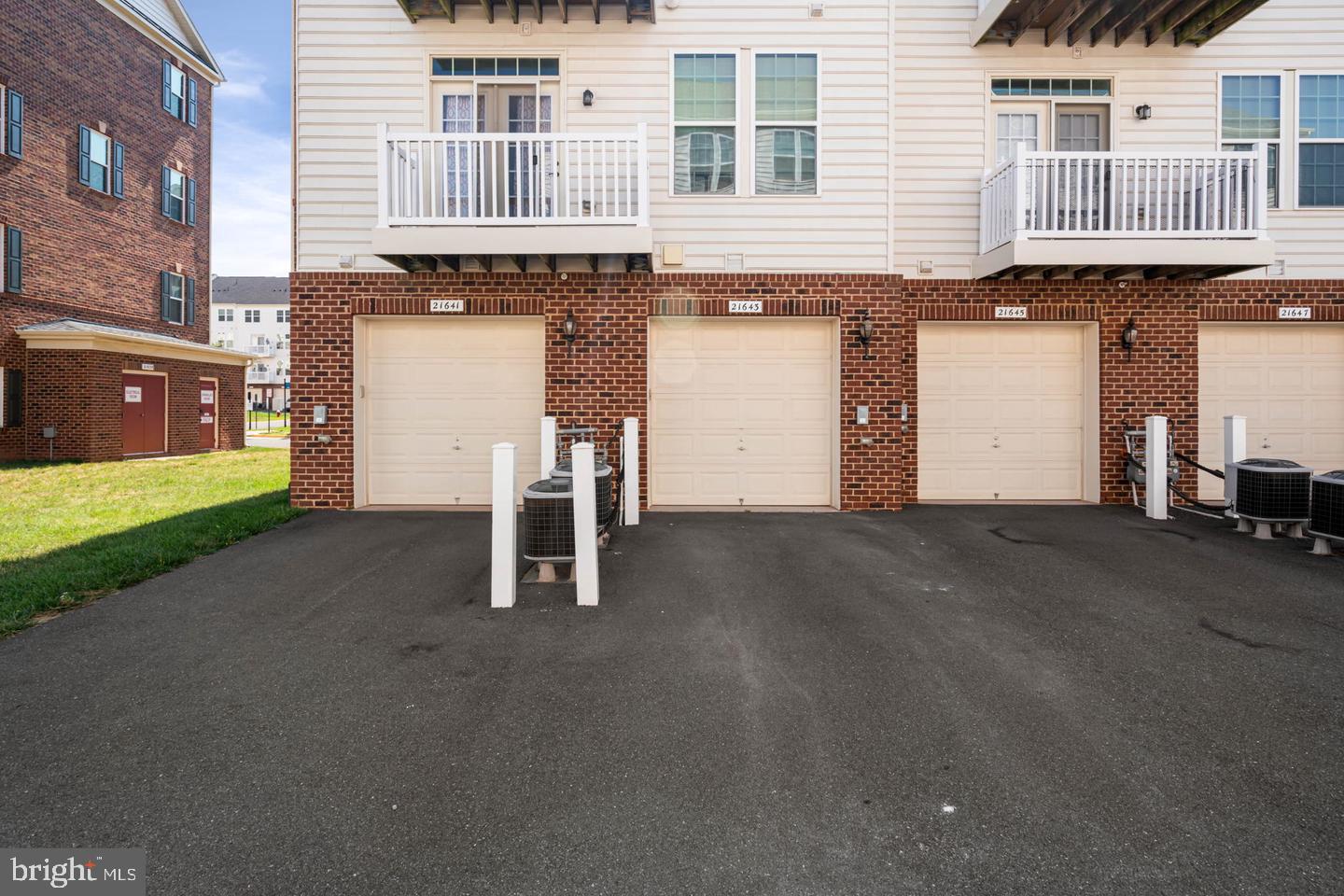 21643 ROMANS DR, ASHBURN, Virginia 20147, 3 Bedrooms Bedrooms, ,2 BathroomsBathrooms,Residential,For sale,21643 ROMANS DR,VALO2116548 MLS # VALO2116548