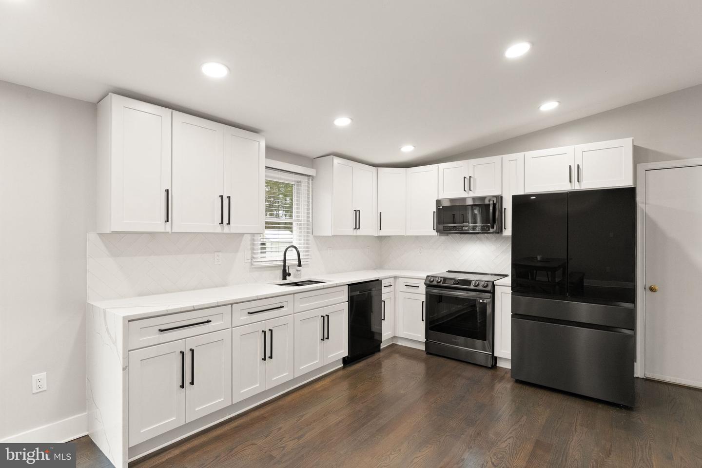 14068 CARRIAGE FORD RD, NOKESVILLE, Virginia 20181, 3 Bedrooms Bedrooms, ,2 BathroomsBathrooms,Residential,For sale,14068 CARRIAGE FORD RD,VAPW2113110 MLS # VAPW2113110