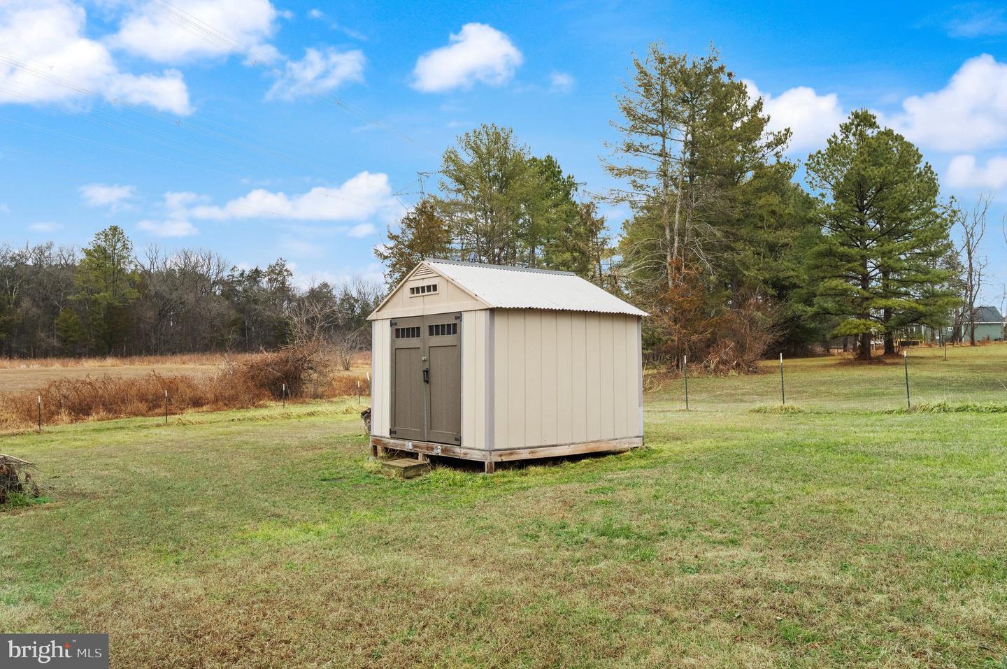 14068 CARRIAGE FORD RD, NOKESVILLE, Virginia 20181, 3 Bedrooms Bedrooms, ,2 BathroomsBathrooms,Residential,For sale,14068 CARRIAGE FORD RD,VAPW2113110 MLS # VAPW2113110