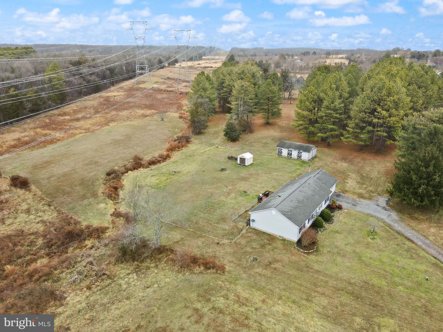 14068 CARRIAGE FORD RD, NOKESVILLE, Virginia 20181, 3 Bedrooms Bedrooms, ,2 BathroomsBathrooms,Residential,For sale,14068 CARRIAGE FORD RD,VAPW2113110 MLS # VAPW2113110