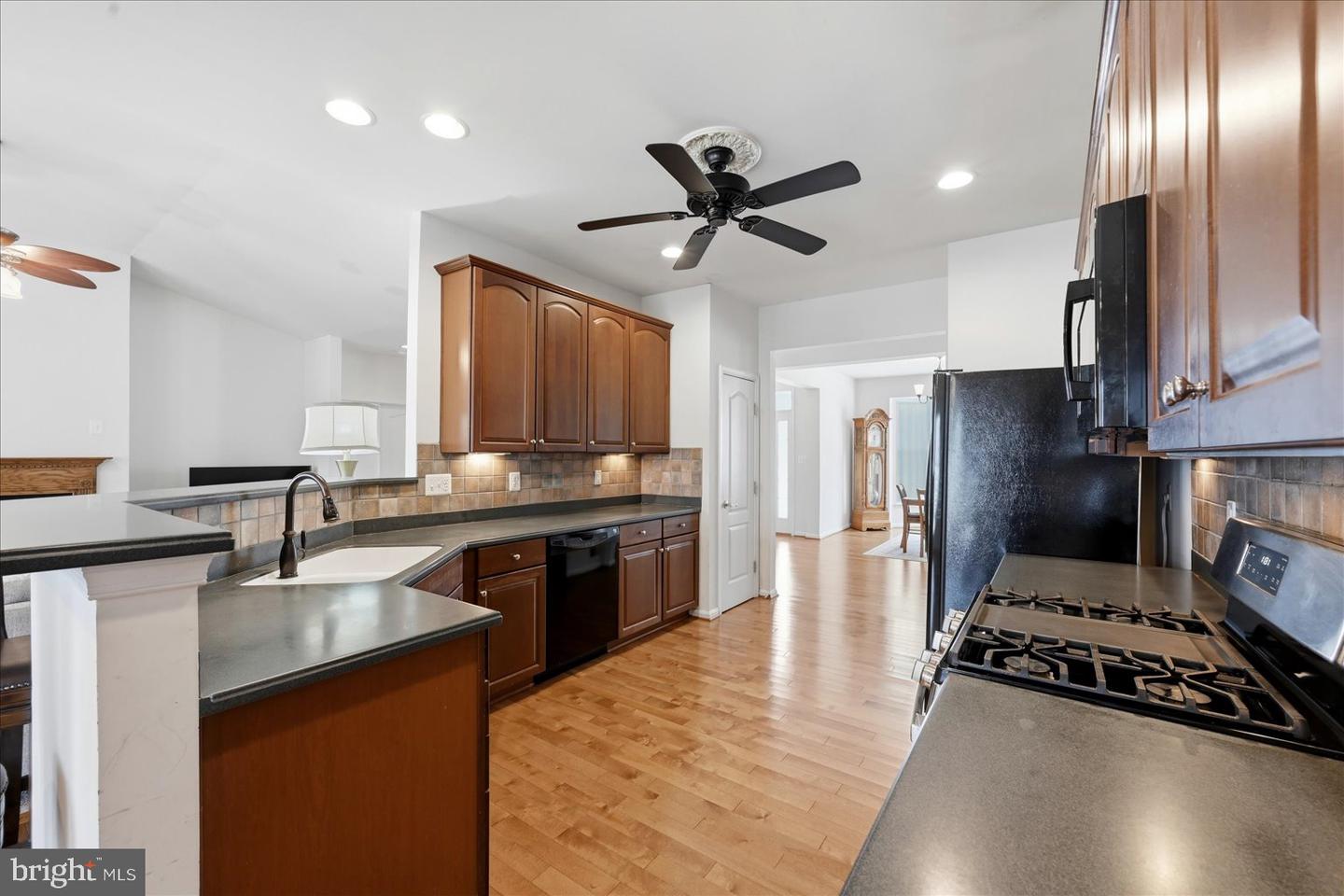 35164 MARSHALL CT, LOCUST GROVE, Virginia 22508, 3 Bedrooms Bedrooms, ,3 BathroomsBathrooms,Residential,For sale,35164 MARSHALL CT,VAOR2013402 MLS # VAOR2013402