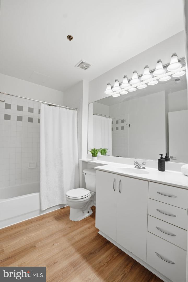 1300 N ST NW #207, WASHINGTON, District Of Columbia 20005, 1 Bedroom Bedrooms, ,1 BathroomBathrooms,Residential,For sale,1300 N ST NW #207,DCDC2247594 MLS # DCDC2247594 1300 N ST NW #207, WASHINGTON, District Of Columbia 20005, 1 Bedroom Bedrooms, ,1 BathroomBathrooms,Residential,For sale,1300 N ST NW #207,DCDC2247594 MLS # DCDC2247594