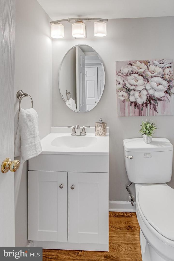 9824 FOSBAK DR, VIENNA, Virginia 22182, 4 Bedrooms Bedrooms, ,3 BathroomsBathrooms,Residential,For sale,9824 FOSBAK DR,VAFX2292752 MLS # VAFX2292752