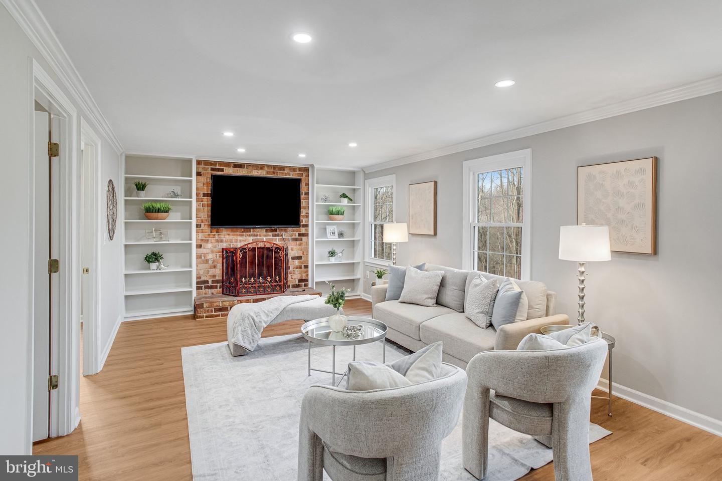 9824 FOSBAK DR, VIENNA, Virginia 22182, 4 Bedrooms Bedrooms, ,3 BathroomsBathrooms,Residential,For sale,9824 FOSBAK DR,VAFX2292752 MLS # VAFX2292752