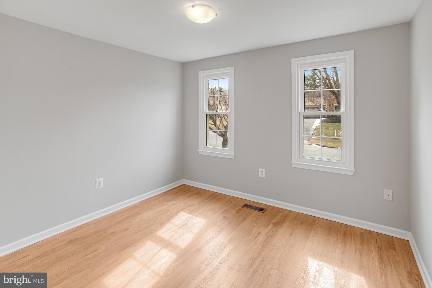 9824 FOSBAK DR, VIENNA, Virginia 22182, 4 Bedrooms Bedrooms, ,3 BathroomsBathrooms,Residential,For sale,9824 FOSBAK DR,VAFX2292752 MLS # VAFX2292752