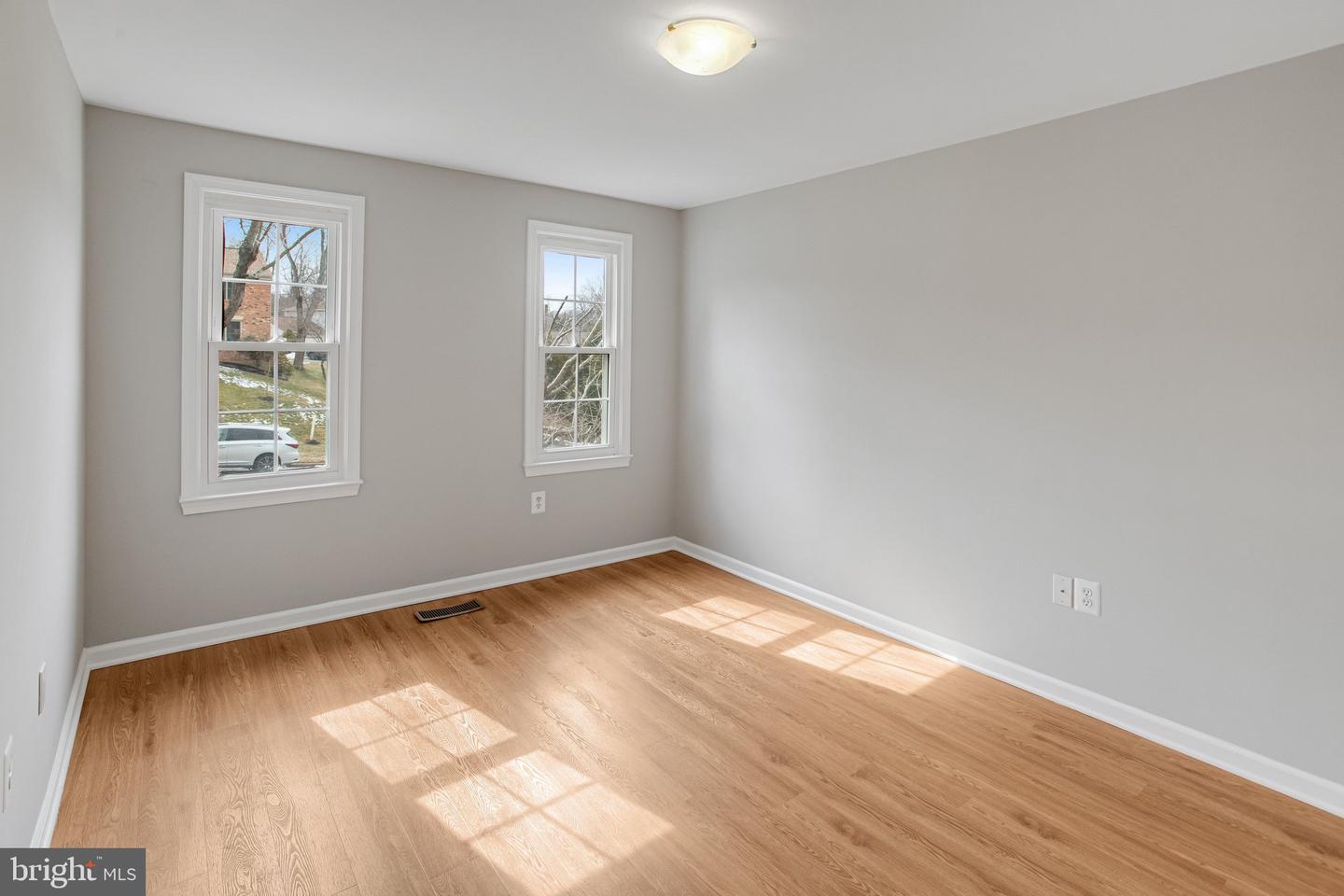 9824 FOSBAK DR, VIENNA, Virginia 22182, 4 Bedrooms Bedrooms, ,3 BathroomsBathrooms,Residential,For sale,9824 FOSBAK DR,VAFX2292752 MLS # VAFX2292752