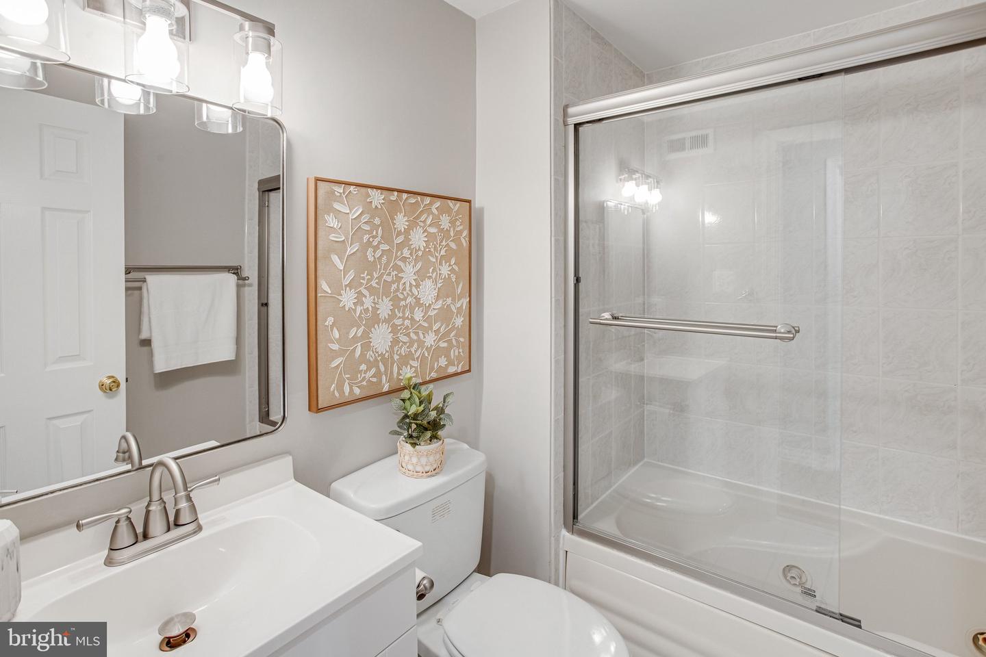 9824 FOSBAK DR, VIENNA, Virginia 22182, 4 Bedrooms Bedrooms, ,3 BathroomsBathrooms,Residential,For sale,9824 FOSBAK DR,VAFX2292752 MLS # VAFX2292752