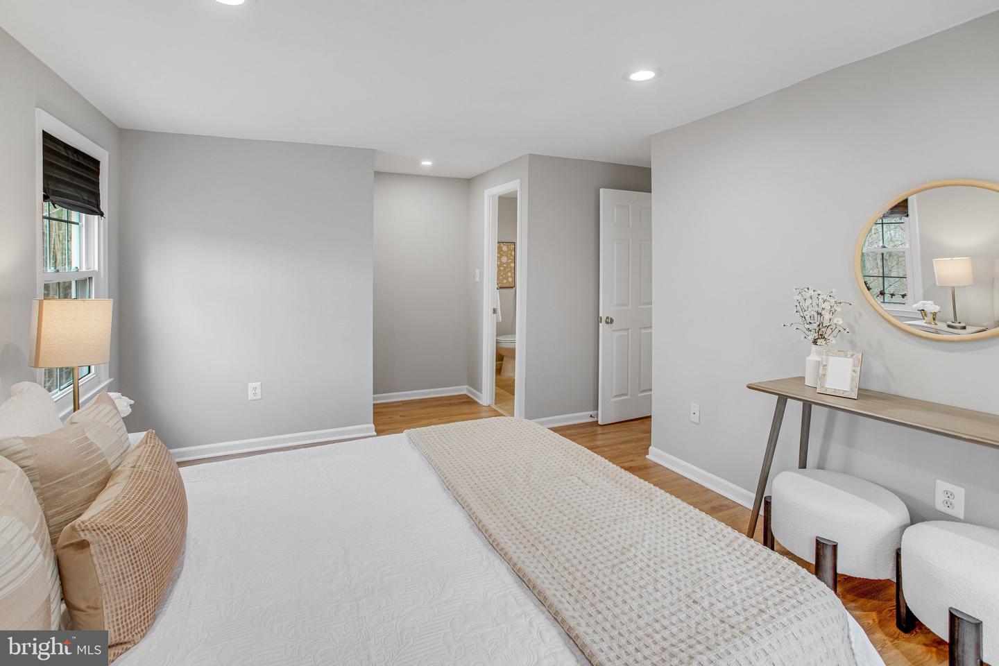 9824 FOSBAK DR, VIENNA, Virginia 22182, 4 Bedrooms Bedrooms, ,3 BathroomsBathrooms,Residential,For sale,9824 FOSBAK DR,VAFX2292752 MLS # VAFX2292752