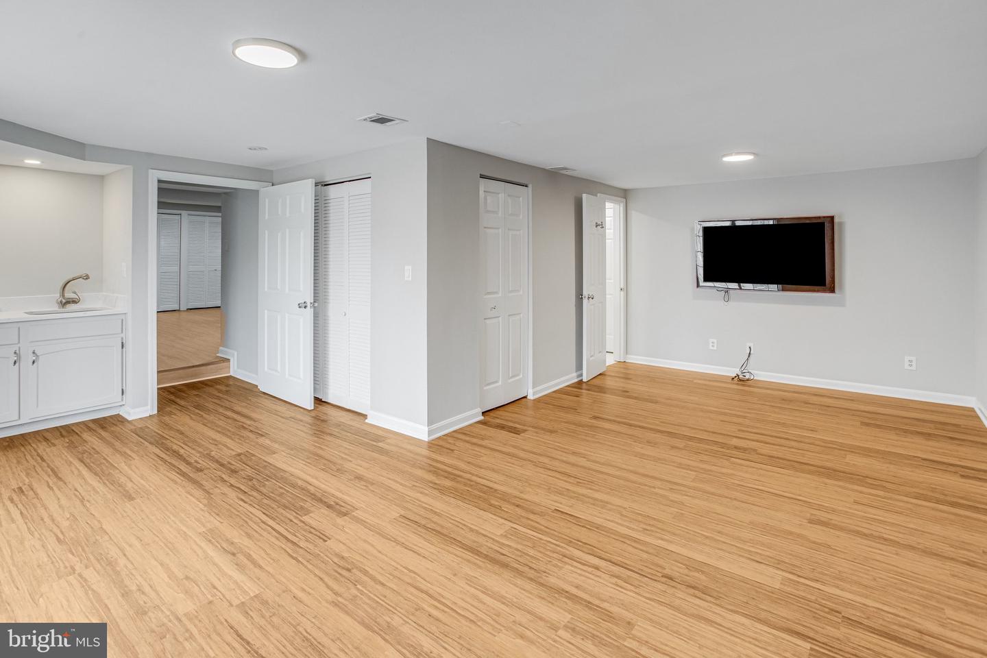 9824 FOSBAK DR, VIENNA, Virginia 22182, 4 Bedrooms Bedrooms, ,3 BathroomsBathrooms,Residential,For sale,9824 FOSBAK DR,VAFX2292752 MLS # VAFX2292752