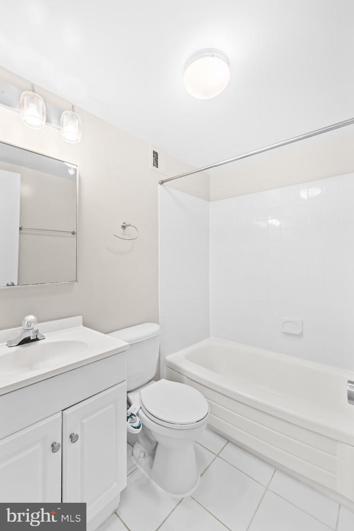 8 S VAN DORN ST #203, ALEXANDRIA, Virginia 22304, 1 Bedroom Bedrooms, ,1 BathroomBathrooms,Residential,For sale,8 S VAN DORN ST #203,VAAX2054522 MLS # VAAX2054522