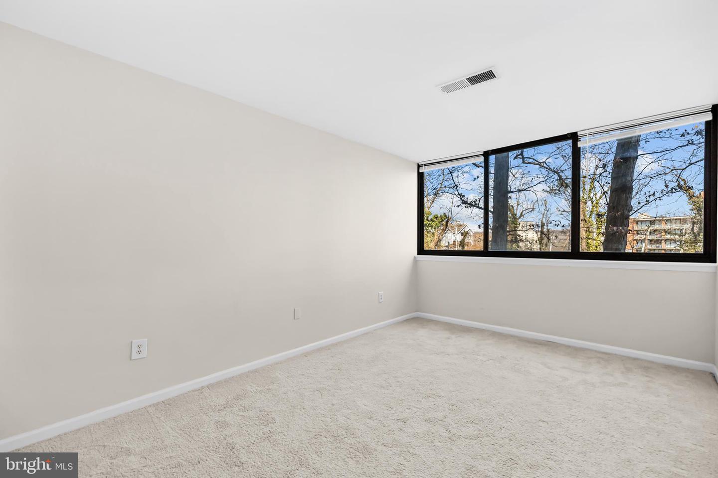 8 S VAN DORN ST #203, ALEXANDRIA, Virginia 22304, 1 Bedroom Bedrooms, ,1 BathroomBathrooms,Residential,For sale,8 S VAN DORN ST #203,VAAX2054522 MLS # VAAX2054522