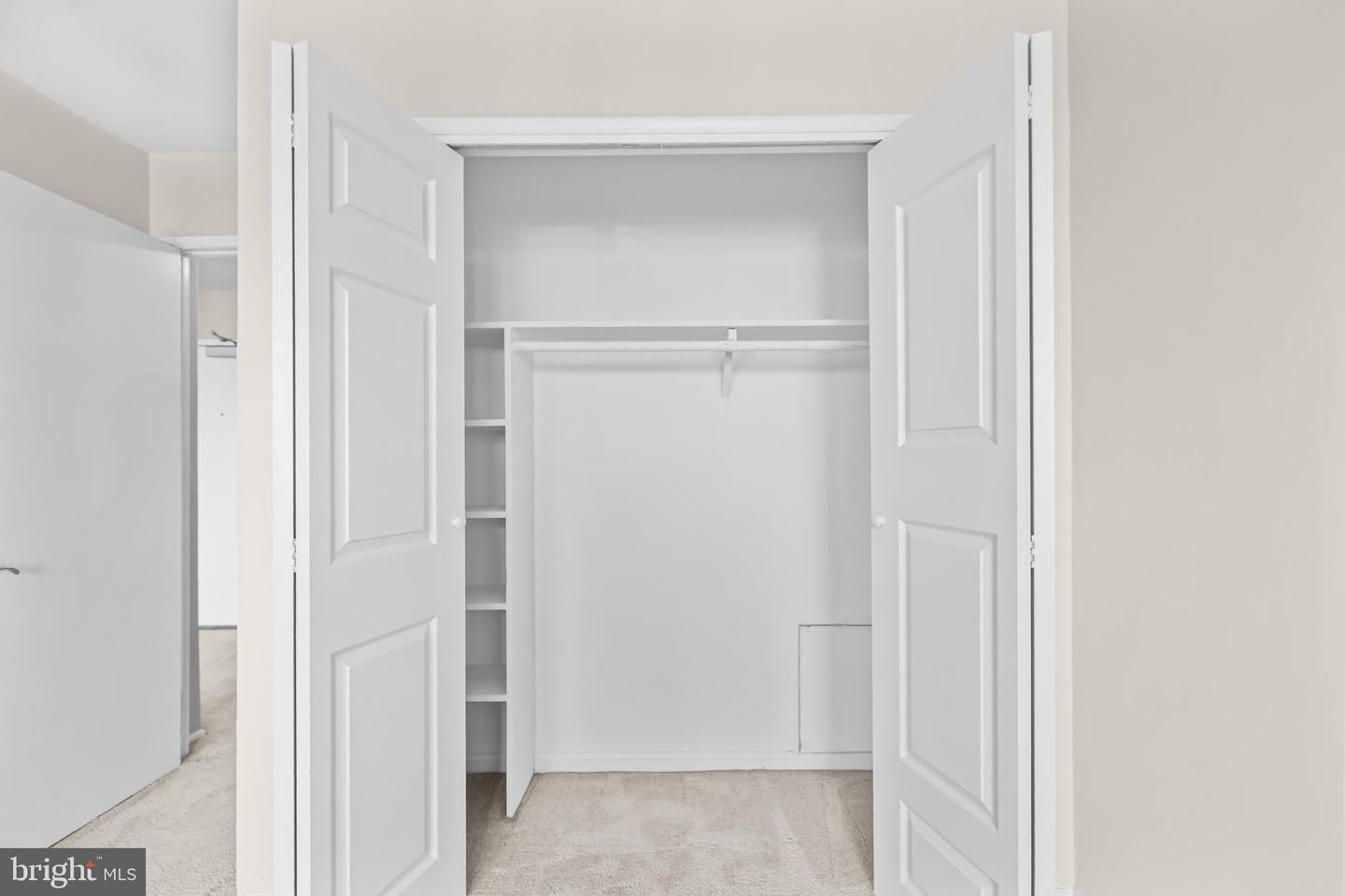 8 S VAN DORN ST #203, ALEXANDRIA, Virginia 22304, 1 Bedroom Bedrooms, ,1 BathroomBathrooms,Residential,For sale,8 S VAN DORN ST #203,VAAX2054522 MLS # VAAX2054522