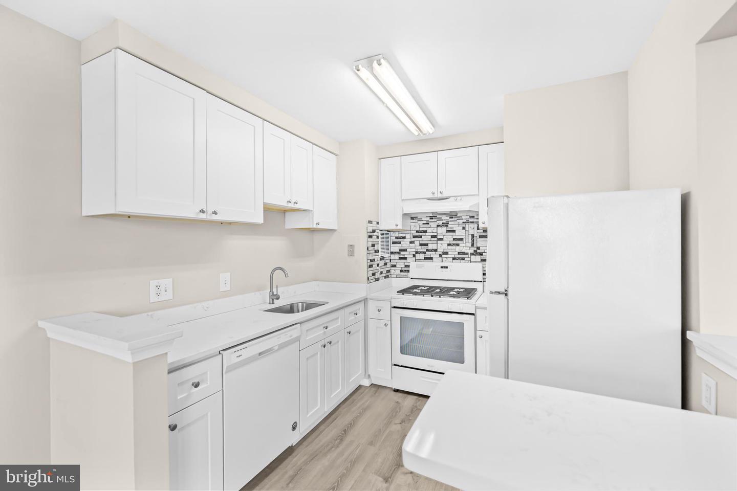 8 S VAN DORN ST #203, ALEXANDRIA, Virginia 22304, 1 Bedroom Bedrooms, ,1 BathroomBathrooms,Residential,For sale,8 S VAN DORN ST #203,VAAX2054522 MLS # VAAX2054522