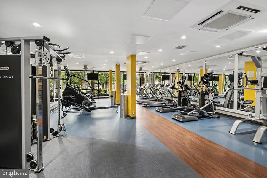 8 S VAN DORN ST #203, ALEXANDRIA, Virginia 22304, 1 Bedroom Bedrooms, ,1 BathroomBathrooms,Residential,For sale,8 S VAN DORN ST #203,VAAX2054522 MLS # VAAX2054522