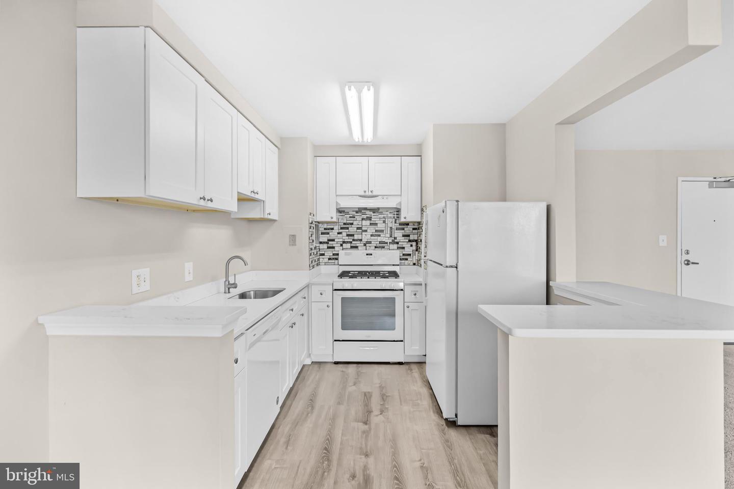 8 S VAN DORN ST #203, ALEXANDRIA, Virginia 22304, 1 Bedroom Bedrooms, ,1 BathroomBathrooms,Residential,For sale,8 S VAN DORN ST #203,VAAX2054522 MLS # VAAX2054522