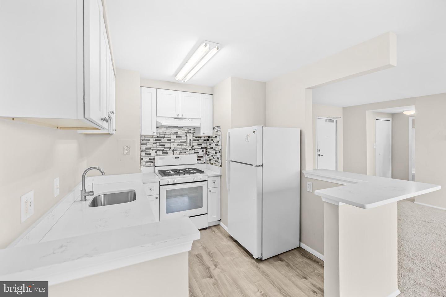 8 S VAN DORN ST #203, ALEXANDRIA, Virginia 22304, 1 Bedroom Bedrooms, ,1 BathroomBathrooms,Residential,For sale,8 S VAN DORN ST #203,VAAX2054522 MLS # VAAX2054522