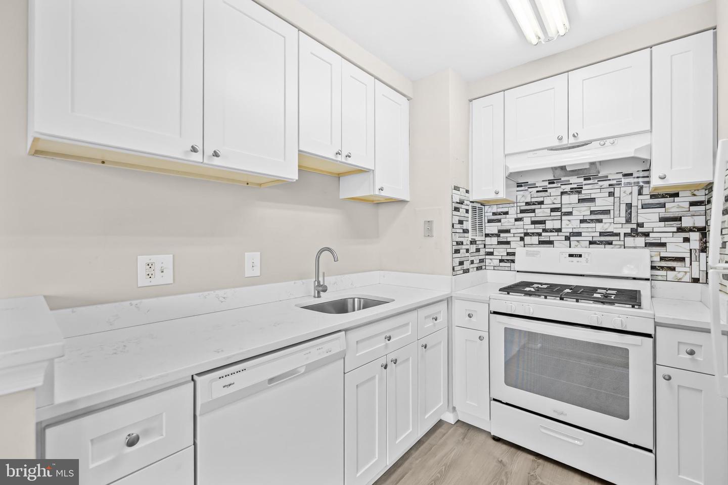 8 S VAN DORN ST #203, ALEXANDRIA, Virginia 22304, 1 Bedroom Bedrooms, ,1 BathroomBathrooms,Residential,For sale,8 S VAN DORN ST #203,VAAX2054522 MLS # VAAX2054522