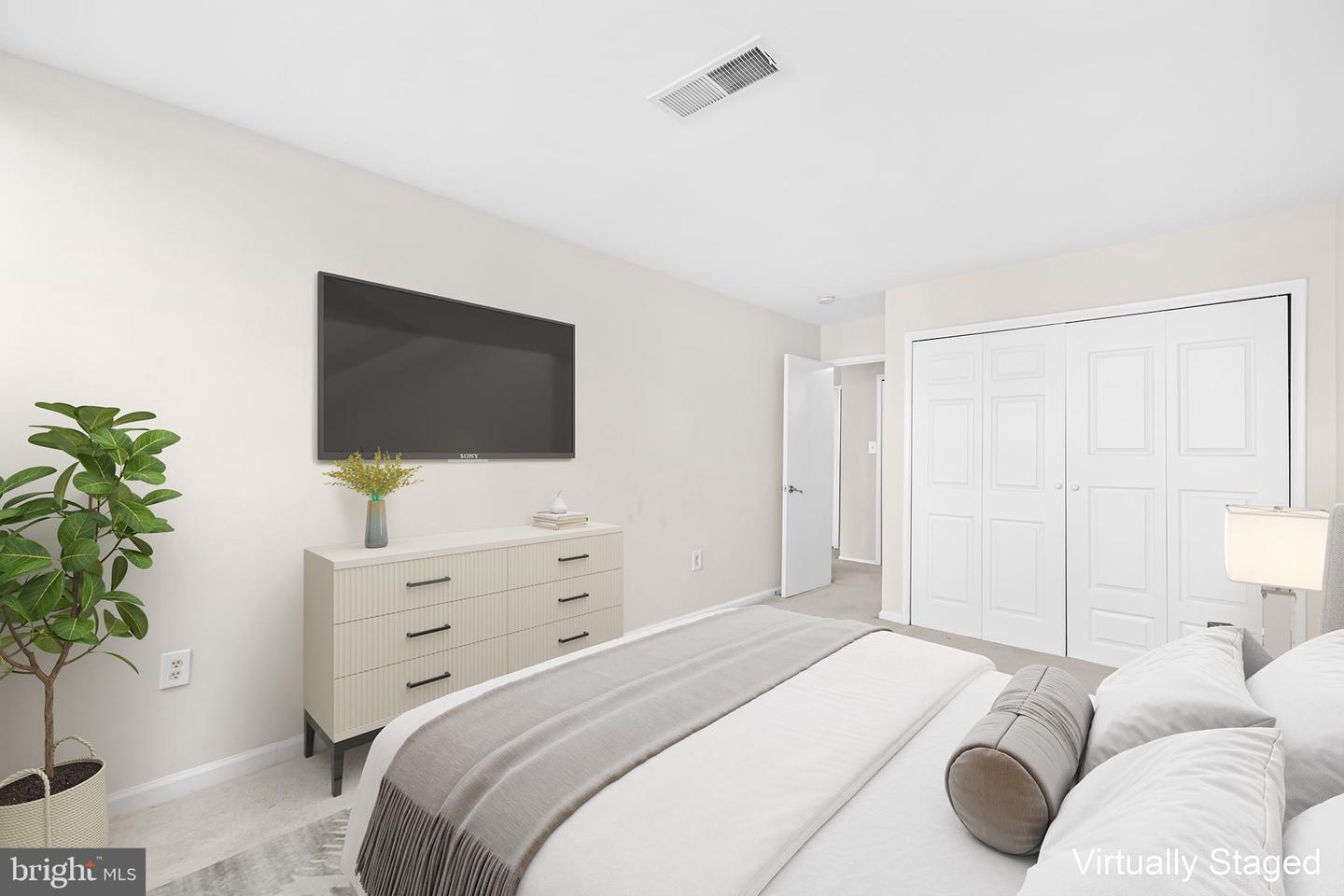 8 S VAN DORN ST #203, ALEXANDRIA, Virginia 22304, 1 Bedroom Bedrooms, ,1 BathroomBathrooms,Residential,For sale,8 S VAN DORN ST #203,VAAX2054522 MLS # VAAX2054522