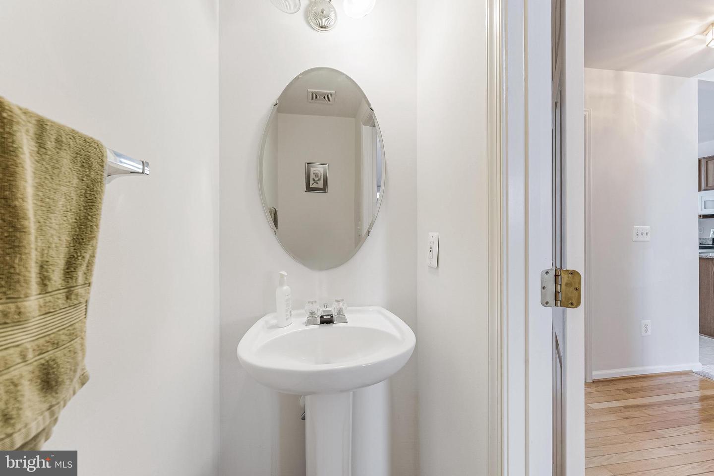 44472 TYRONE TER, ASHBURN, Virginia 20147, 3 Bedrooms Bedrooms, ,2 BathroomsBathrooms,Residential,For sale,44472 TYRONE TER,VALO2116800 MLS # VALO2116800