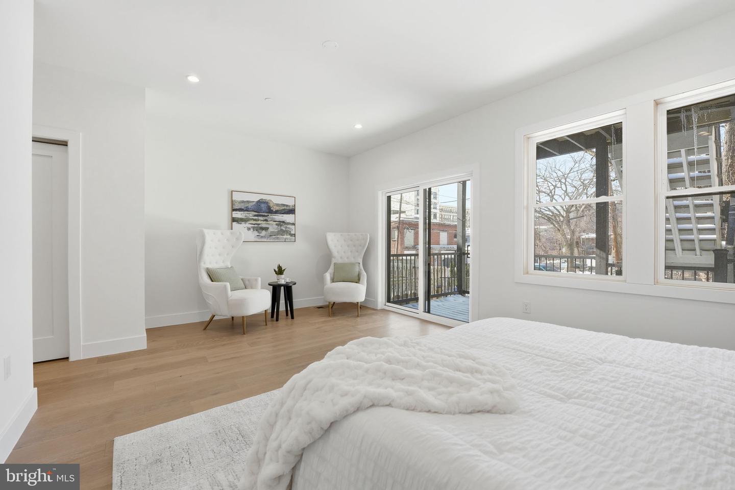 3916 8TH ST NW #B, WASHINGTON, District Of Columbia 20011, 3 Bedrooms Bedrooms, ,3 BathroomsBathrooms,Residential,For sale,3916 8TH ST NW #B,DCDC2247978 MLS # DCDC2247978