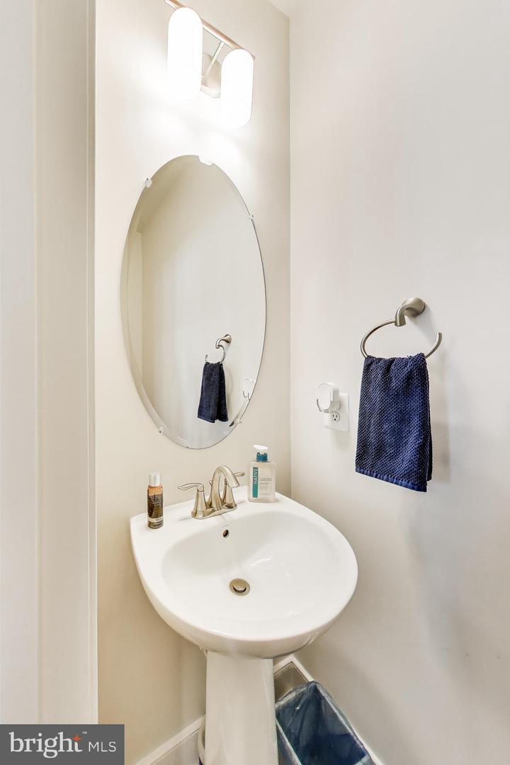 15547 SMOKE BOX WAY, WOODBRIDGE, Virginia 22191, 3 Bedrooms Bedrooms, ,2 BathroomsBathrooms,Residential,For sale,15547 SMOKE BOX WAY,VAPW2113392 MLS # VAPW2113392