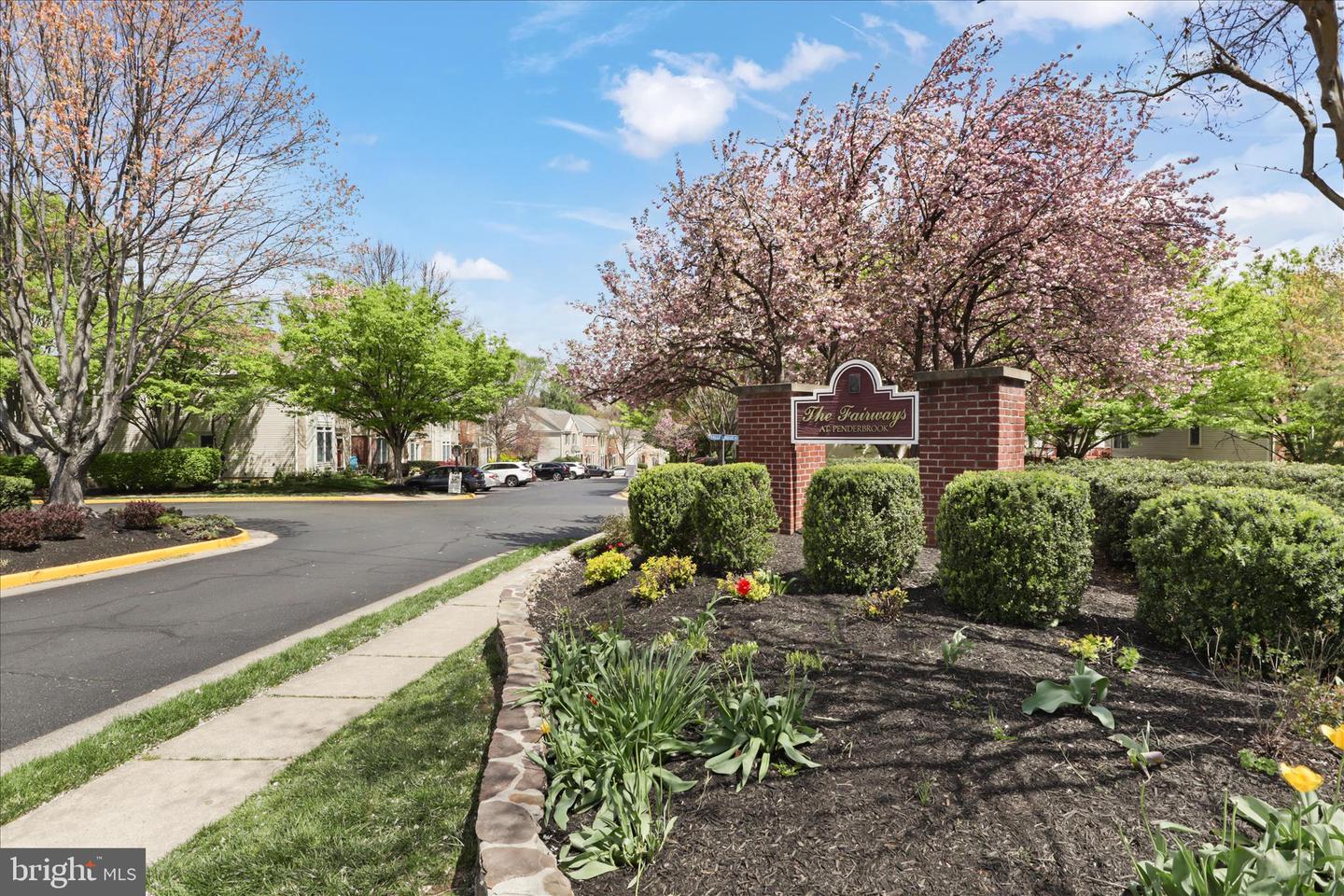 12008 RIDGE KNOLL DR #7, FAIRFAX, Virginia 22033, 2 Bedrooms Bedrooms, 4 Rooms Rooms,2 BathroomsBathrooms,Residential,For sale,12008 RIDGE KNOLL DR #7,VAFX2293130 MLS # VAFX2293130 12008 RIDGE KNOLL DR #7, FAIRFAX, Virginia 22033, 2 Bedrooms Bedrooms, 4 Rooms Rooms,2 BathroomsBathrooms,Residential,For sale,12008 RIDGE KNOLL DR #7,VAFX2293130 MLS # VAFX2293130