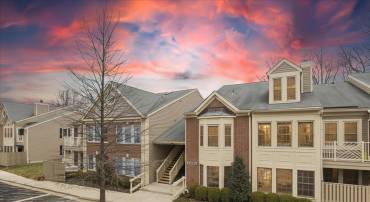 12008 RIDGE KNOLL DR #7, FAIRFAX, Virginia 22033, 2 Bedrooms Bedrooms, 4 Rooms Rooms,2 BathroomsBathrooms,Residential,For sale,12008 RIDGE KNOLL DR #7,VAFX2293130 MLS # VAFX2293130