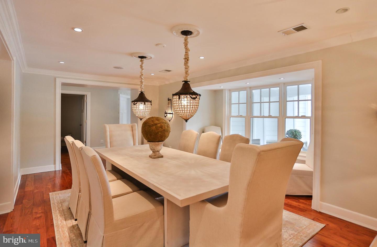 6329 LINWAY TER, MCLEAN, Virginia 22101, 8 Bedrooms Bedrooms, ,7 BathroomsBathrooms,Residential,For sale,6329 LINWAY TER,VAFX2293346 MLS # VAFX2293346