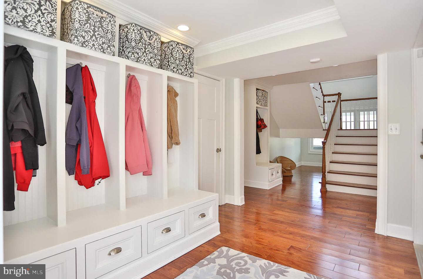 6329 LINWAY TER, MCLEAN, Virginia 22101, 8 Bedrooms Bedrooms, ,7 BathroomsBathrooms,Residential,For sale,6329 LINWAY TER,VAFX2293346 MLS # VAFX2293346