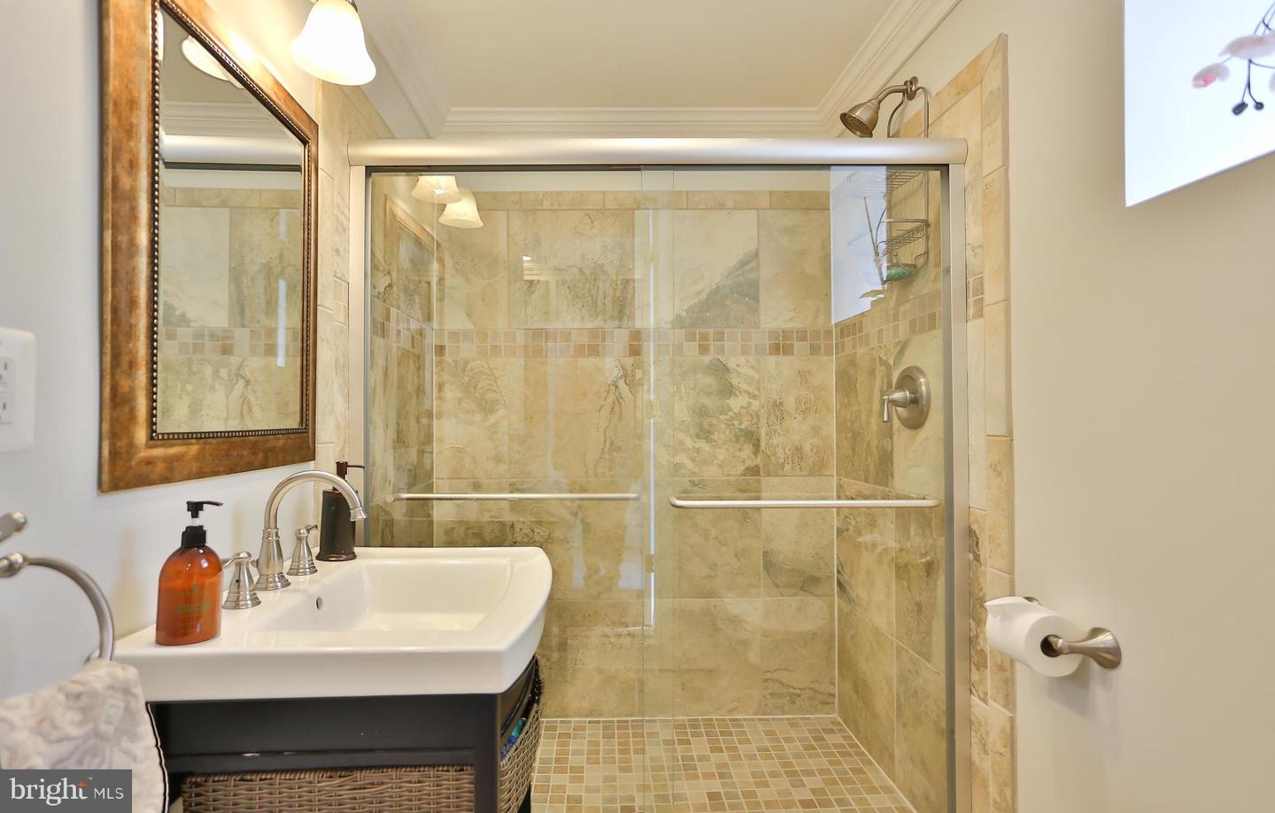 6329 LINWAY TER, MCLEAN, Virginia 22101, 8 Bedrooms Bedrooms, ,7 BathroomsBathrooms,Residential,For sale,6329 LINWAY TER,VAFX2293346 MLS # VAFX2293346