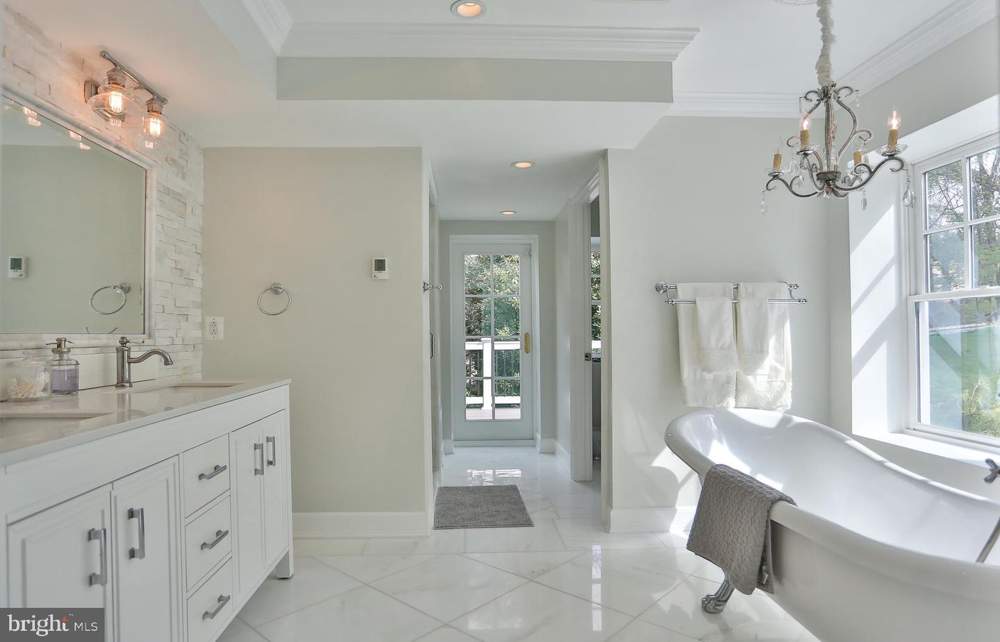 6329 LINWAY TER, MCLEAN, Virginia 22101, 8 Bedrooms Bedrooms, ,7 BathroomsBathrooms,Residential,For sale,6329 LINWAY TER,VAFX2293346 MLS # VAFX2293346