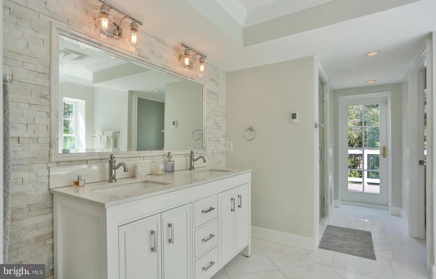 6329 LINWAY TER, MCLEAN, Virginia 22101, 8 Bedrooms Bedrooms, ,7 BathroomsBathrooms,Residential,For sale,6329 LINWAY TER,VAFX2293346 MLS # VAFX2293346