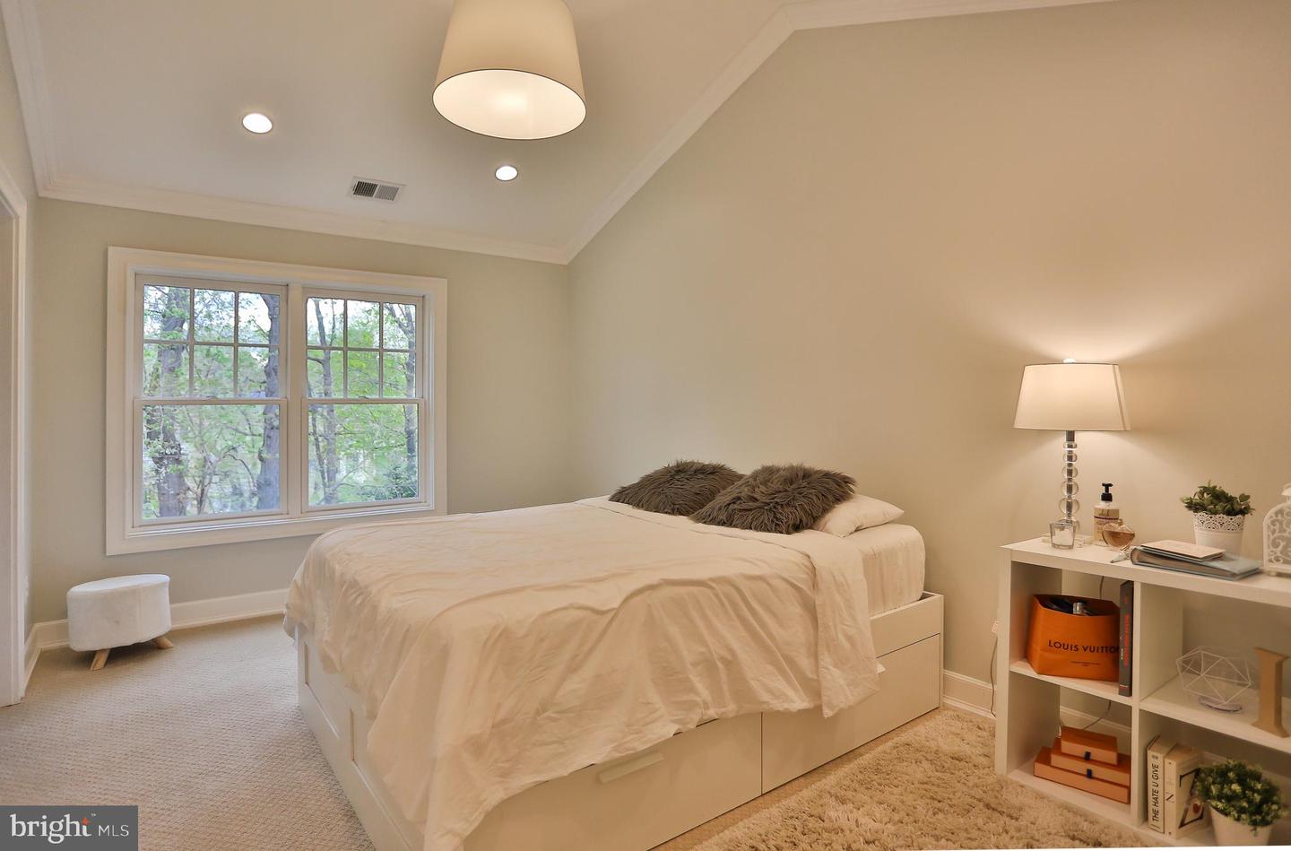 6329 LINWAY TER, MCLEAN, Virginia 22101, 8 Bedrooms Bedrooms, ,7 BathroomsBathrooms,Residential,For sale,6329 LINWAY TER,VAFX2293346 MLS # VAFX2293346