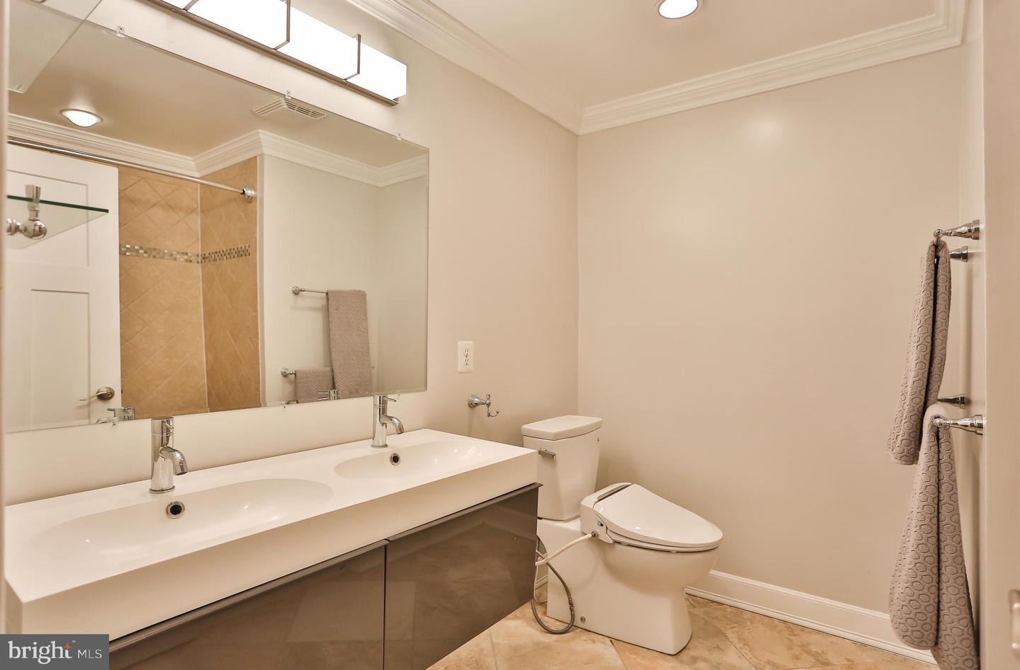 6329 LINWAY TER, MCLEAN, Virginia 22101, 8 Bedrooms Bedrooms, ,7 BathroomsBathrooms,Residential,For sale,6329 LINWAY TER,VAFX2293346 MLS # VAFX2293346