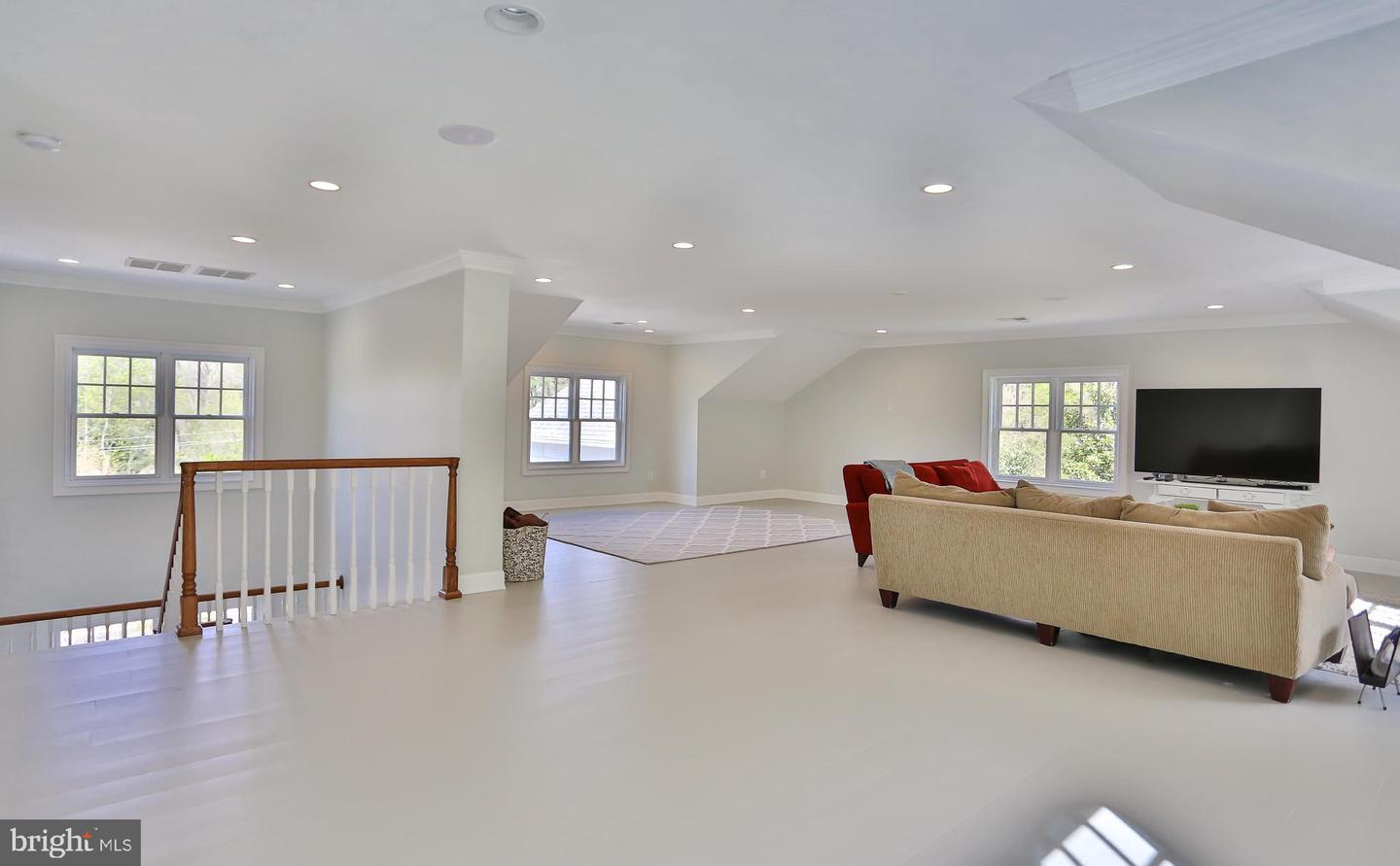 6329 LINWAY TER, MCLEAN, Virginia 22101, 8 Bedrooms Bedrooms, ,7 BathroomsBathrooms,Residential,For sale,6329 LINWAY TER,VAFX2293346 MLS # VAFX2293346