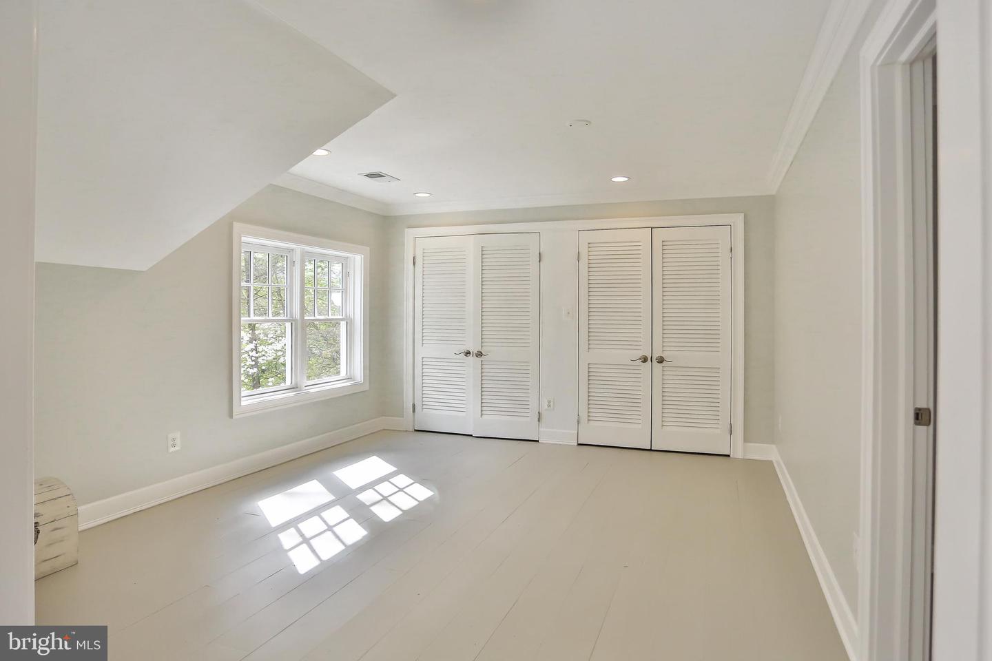 6329 LINWAY TER, MCLEAN, Virginia 22101, 8 Bedrooms Bedrooms, ,7 BathroomsBathrooms,Residential,For sale,6329 LINWAY TER,VAFX2293346 MLS # VAFX2293346