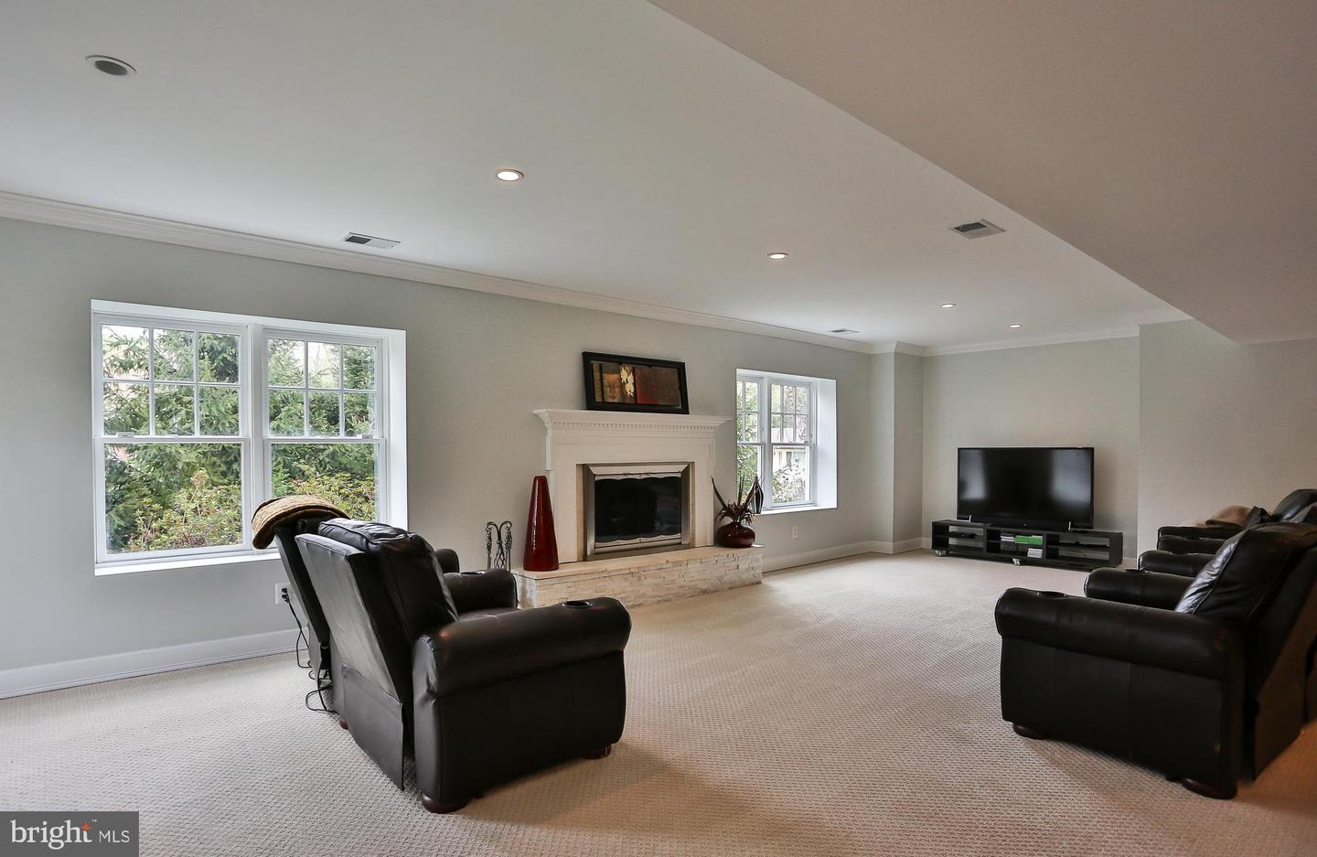 6329 LINWAY TER, MCLEAN, Virginia 22101, 8 Bedrooms Bedrooms, ,7 BathroomsBathrooms,Residential,For sale,6329 LINWAY TER,VAFX2293346 MLS # VAFX2293346