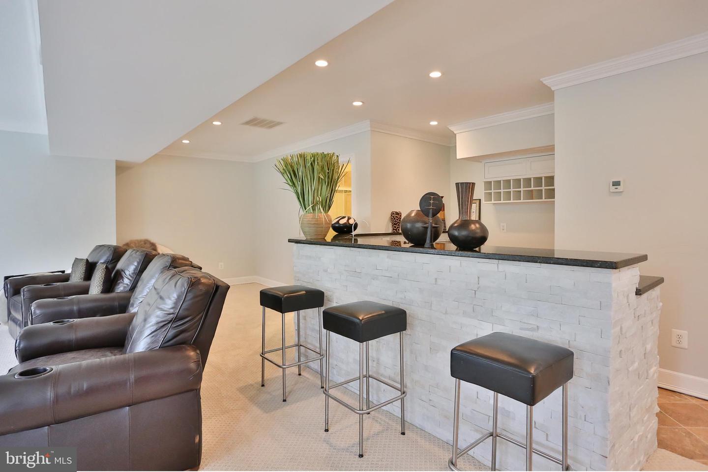 6329 LINWAY TER, MCLEAN, Virginia 22101, 8 Bedrooms Bedrooms, ,7 BathroomsBathrooms,Residential,For sale,6329 LINWAY TER,VAFX2293346 MLS # VAFX2293346