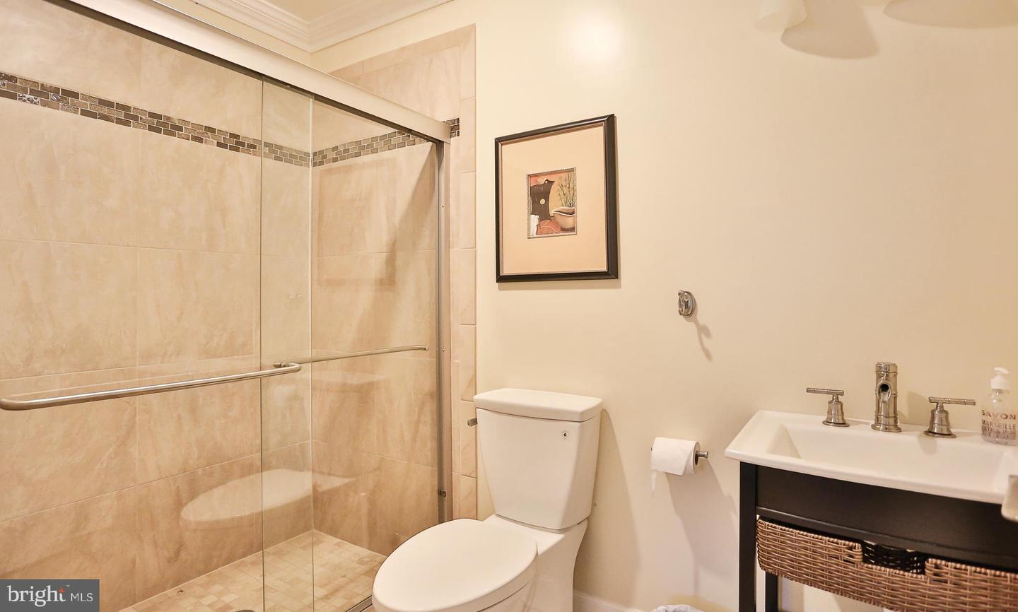 6329 LINWAY TER, MCLEAN, Virginia 22101, 8 Bedrooms Bedrooms, ,7 BathroomsBathrooms,Residential,For sale,6329 LINWAY TER,VAFX2293346 MLS # VAFX2293346