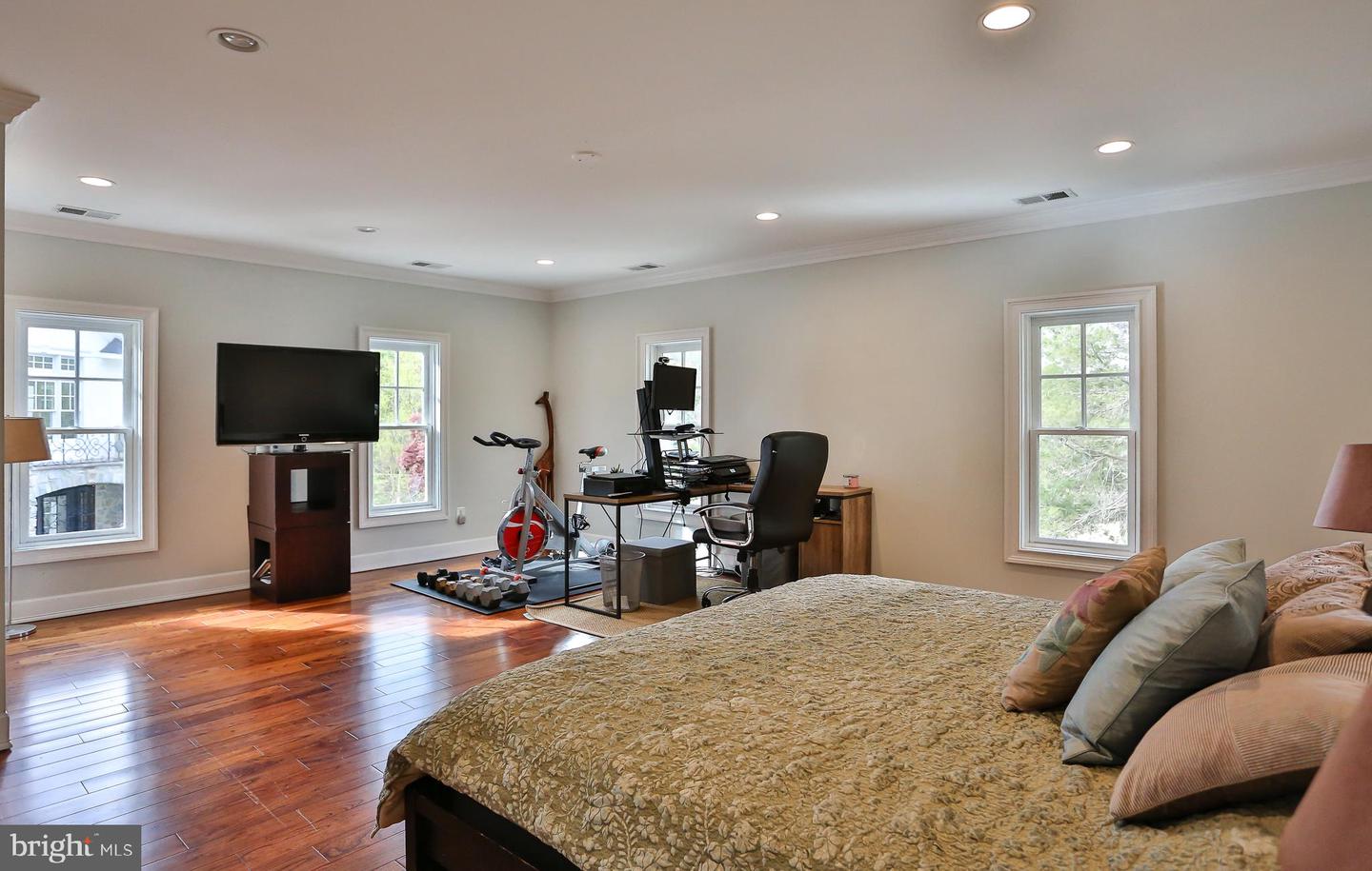 6329 LINWAY TER, MCLEAN, Virginia 22101, 8 Bedrooms Bedrooms, ,7 BathroomsBathrooms,Residential,For sale,6329 LINWAY TER,VAFX2293346 MLS # VAFX2293346