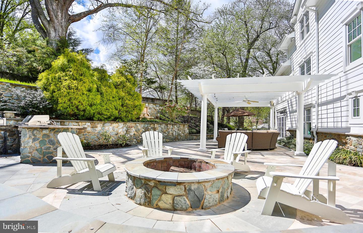 6329 LINWAY TER, MCLEAN, Virginia 22101, 8 Bedrooms Bedrooms, ,7 BathroomsBathrooms,Residential,For sale,6329 LINWAY TER,VAFX2293346 MLS # VAFX2293346