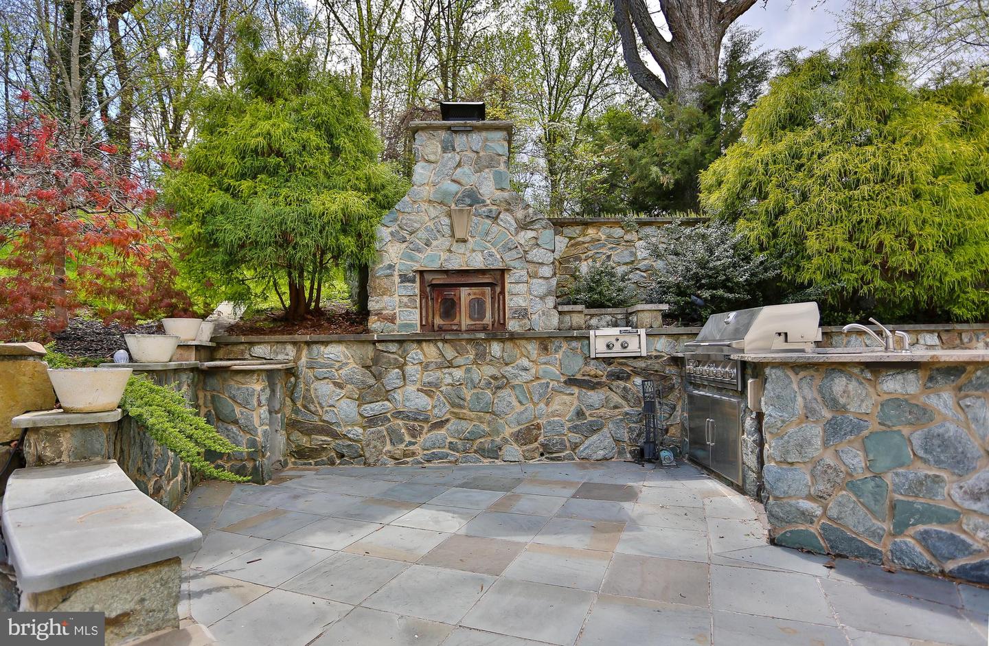 6329 LINWAY TER, MCLEAN, Virginia 22101, 8 Bedrooms Bedrooms, ,7 BathroomsBathrooms,Residential,For sale,6329 LINWAY TER,VAFX2293346 MLS # VAFX2293346