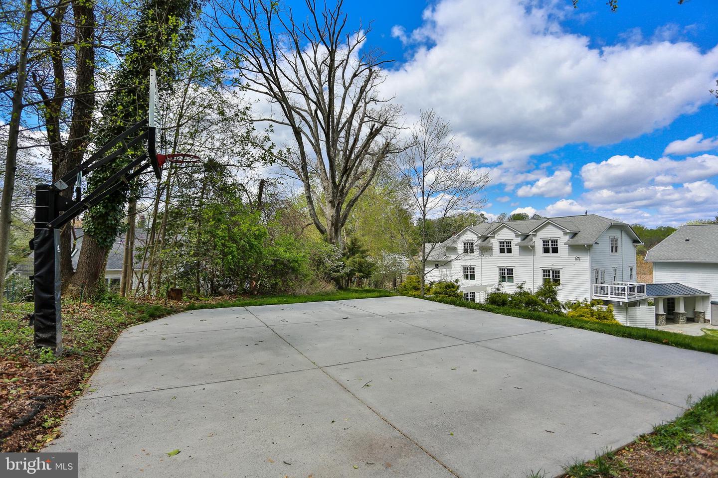 6329 LINWAY TER, MCLEAN, Virginia 22101, 8 Bedrooms Bedrooms, ,7 BathroomsBathrooms,Residential,For sale,6329 LINWAY TER,VAFX2293346 MLS # VAFX2293346