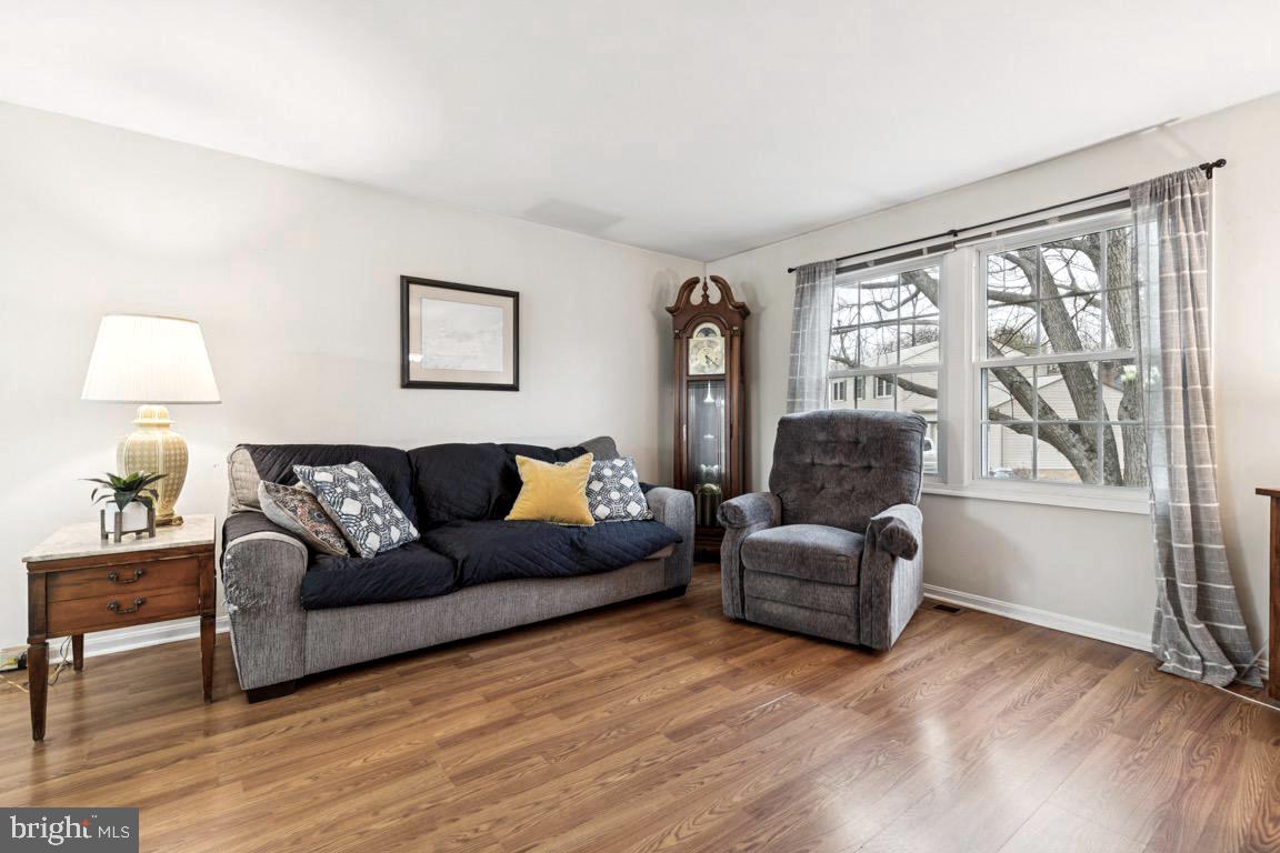 2405 TATNUCK CT, HERNDON, Virginia 20171, 5 Bedrooms Bedrooms, ,3 BathroomsBathrooms,Residential,For sale,2405 TATNUCK CT,VAFX2293528 MLS # VAFX2293528