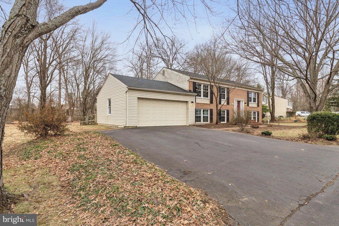 2405 TATNUCK CT, HERNDON, Virginia 20171, 5 Bedrooms Bedrooms, ,3 BathroomsBathrooms,Residential,For sale,2405 TATNUCK CT,VAFX2293528 MLS # VAFX2293528